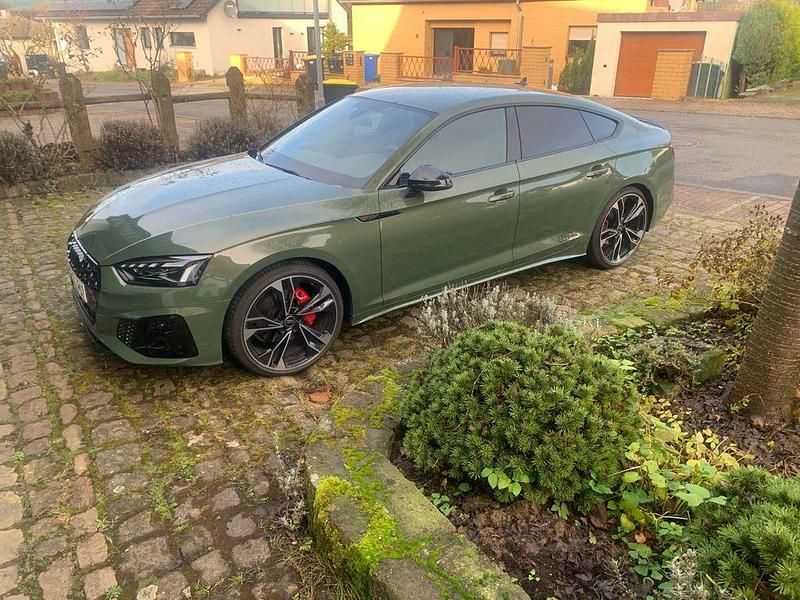 Grün Gebraucht 2024 Audi A5 Edition .1 Limousine | 42.900 € (Superpreis) - Bild 1/4