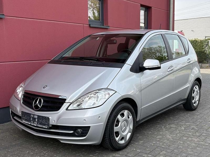 Gebraucht Mercedes A160 Classic 95 PS (69 kW) 2011 Silber Limousine