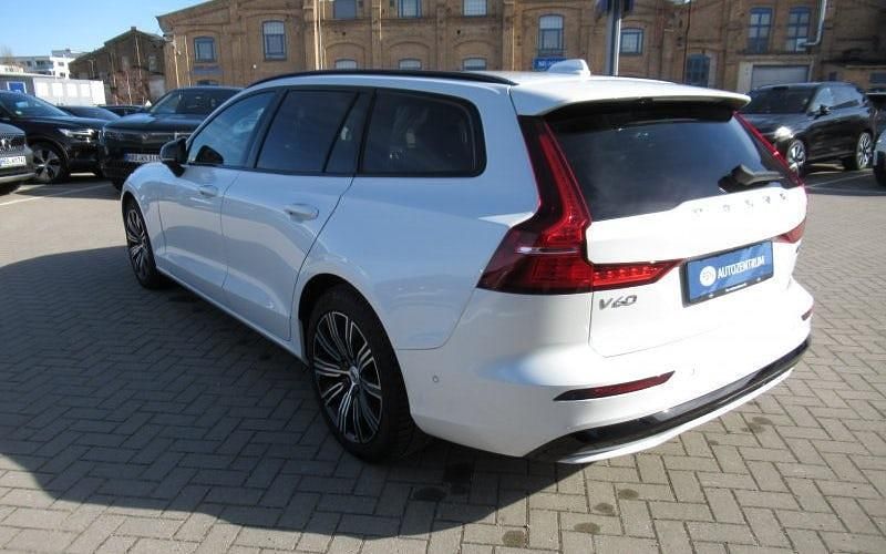 Gebraucht Volvo V60 Plus 197 PS (144 kW) 2025 Weiß Kombi