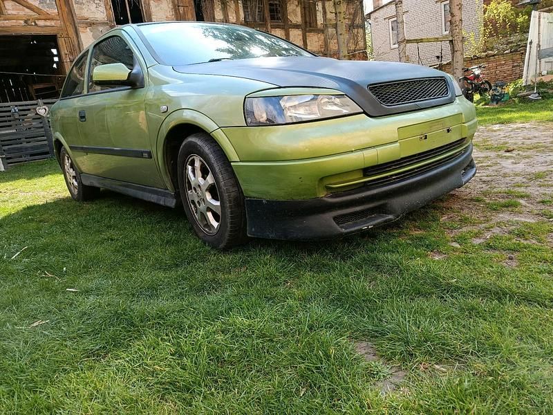 Usata Opel Astra 101 CV (74 kW) 2000 Verde Utilitaria