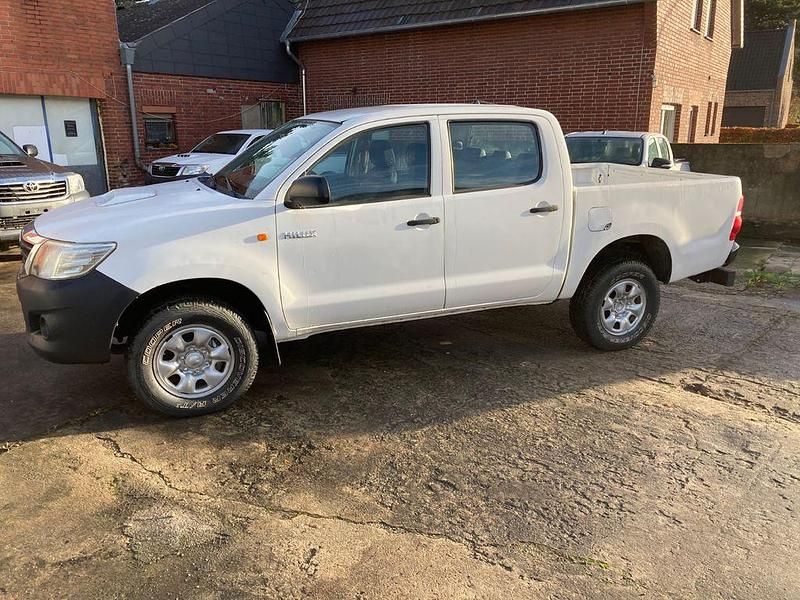Schneeweiss Gebraucht 2012 Toyota HiLux Abholung | 14.875 € (Superpreis) - Bild 1/4
