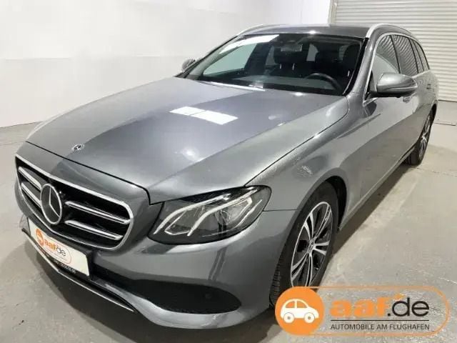 Grau Gebraucht 2020 Mercedes E300 Avantgarde Kombi | 23.950 € (Fairer Preis) - Bild 1/4