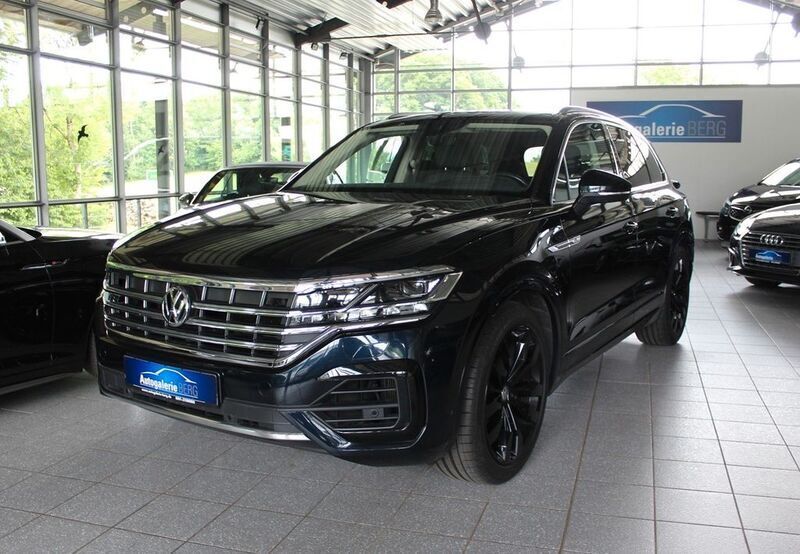 Moonlight blue metallic Gebraucht 2018 VW Touareg Atmosphere SUV | 39.900 € (Guter Preis) - Bild 1/4