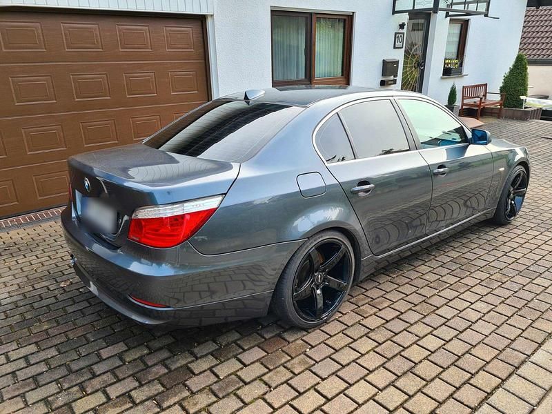 Używany BMW 530 235 KM (172 kW) 2007 Szary Sedan/Limuzyna