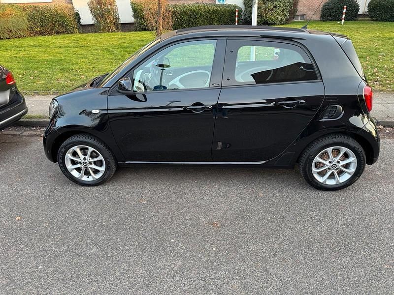 Second-hand Smart ForFour Prime 71 CP (52 kW) 2015 Negru Hatchback