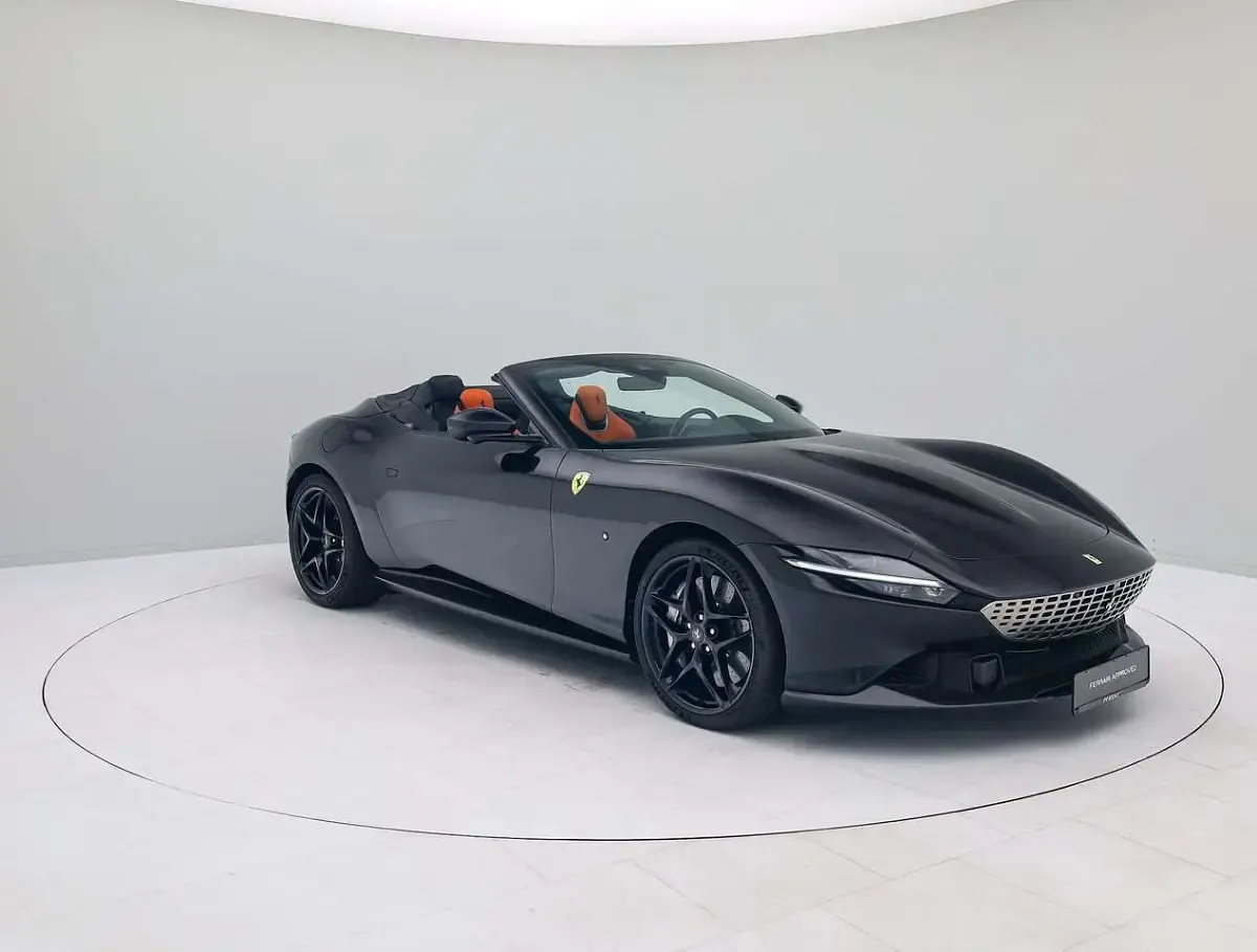 Gebraucht Ferrari Roma 620 PS (456 kW) 2024 Nero daytona Cabrio
