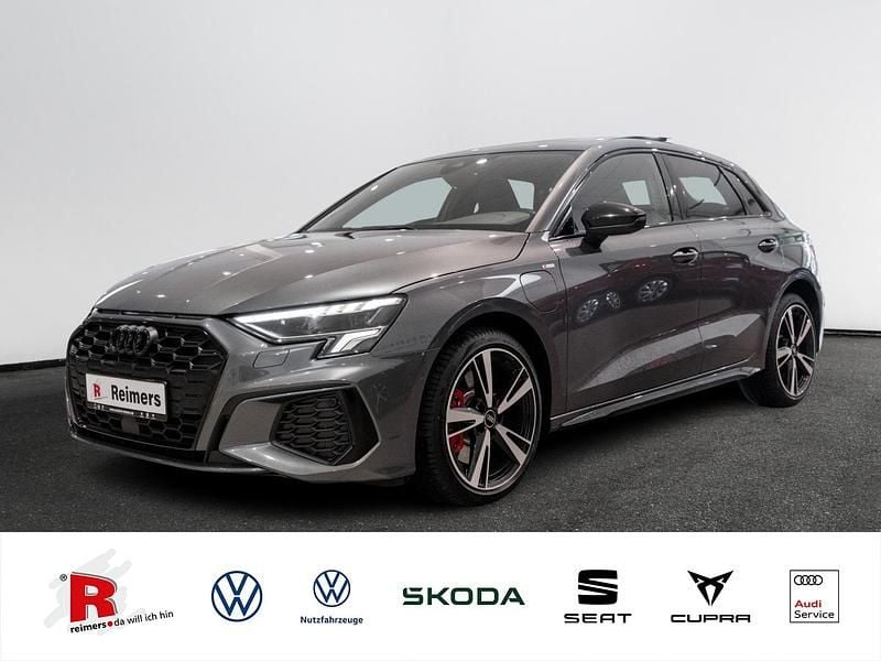 Grau Gebraucht 2022 Audi A3 Sportback e-tron S-Line Limousine | 33.990 € - Bild 1/4