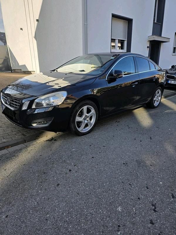 Gebraucht Volvo S60 Momentum 163 PS (119 kW) 2012 Schwarz Limousine