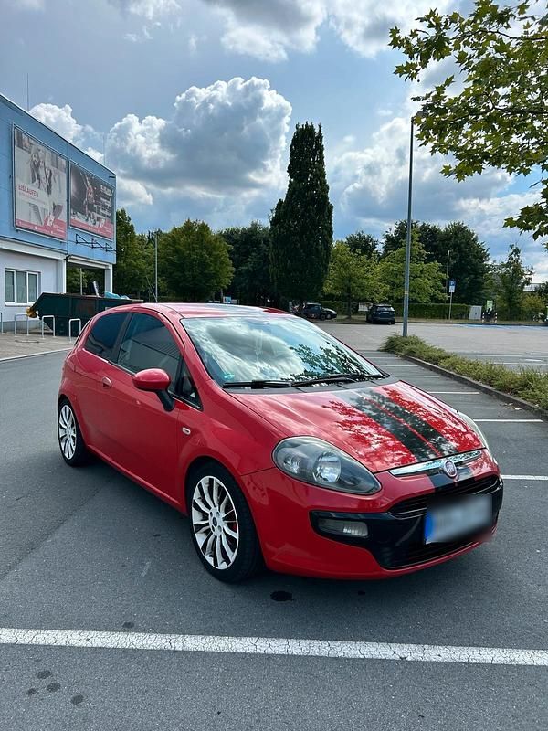 Rot Gebraucht 2012 Fiat Grande Punto Kleinwagen | 3.200 € (Fairer Preis) - Bild 1/4