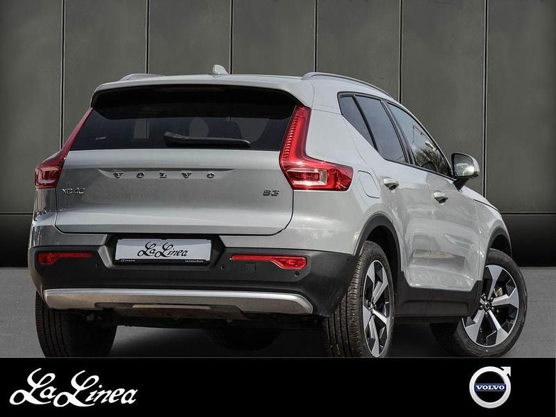 Gebraucht Volvo XC40 Core 163 PS (119 kW) 2025 Grau metallic SUV