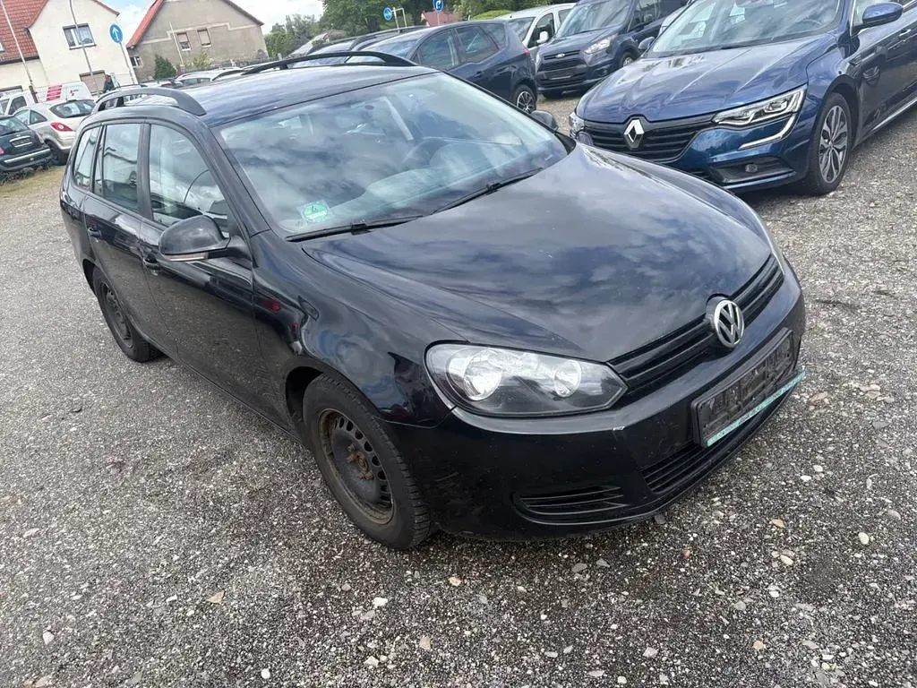 Second-hand VW Golf VII Trendline 105 CP (77 kW) 2012 Negru Break