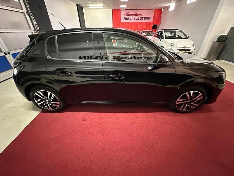 Gebraucht Peugeot 208 Allure 101 PS (74 kW) 2024 Schwarz Kleinwagen