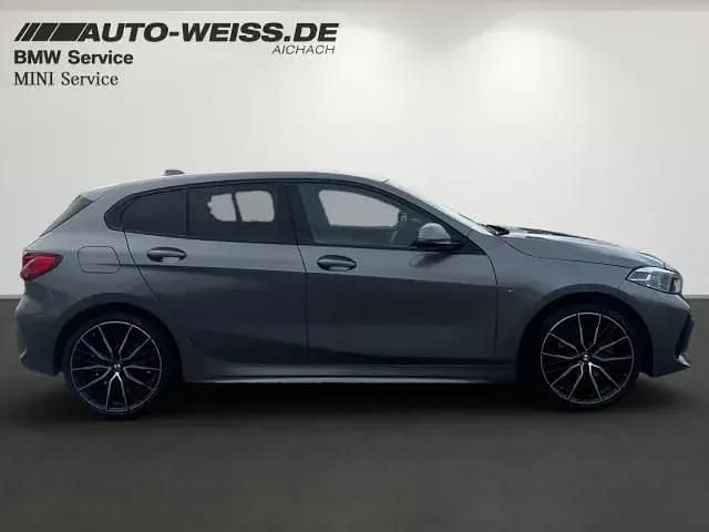 Gebraucht BMW 116 M Sport 109 PS (80 kW) 2023 Skyscraper grau metallic (grau) Kleinwagen