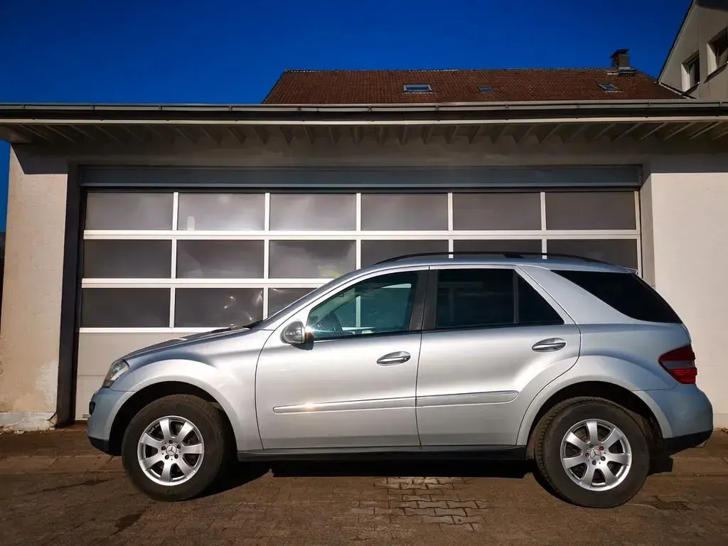 Gebraucht Mercedes ML280 190 PS (139 kW) 2008 Silber SUV
