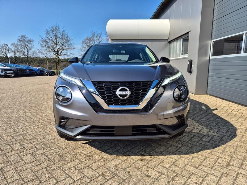 Neu Nissan Juke Acenta 114 PS (83 kW) 2026 Dark grey SUV