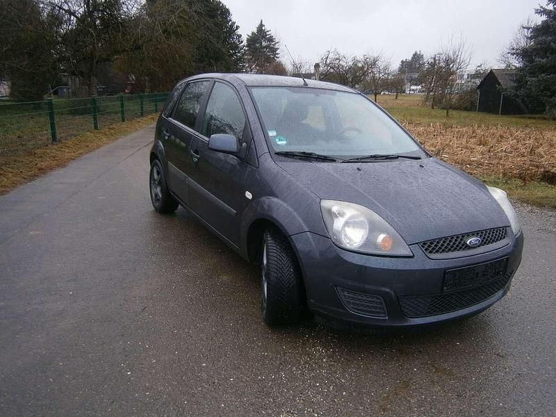 Gebraucht Ford Fiesta 80 PS (58 kW) 2008 Royalgrau met. Kleinwagen