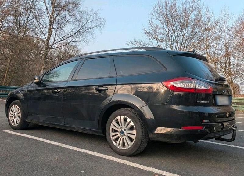 Gebraucht Ford Mondeo 120 PS (88 kW) 2011 Schwarz Limousine