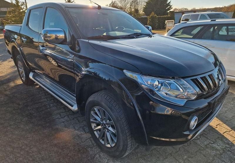 Gebraucht Mitsubishi L200 Top 181 PS (133 kW) 2019 Schwarz Abholung