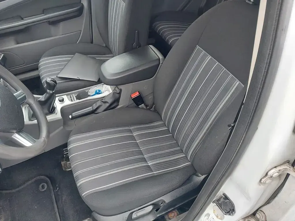 Gebraucht Ford Focus 109 PS (80 kW) 2010 Weiß Limousine