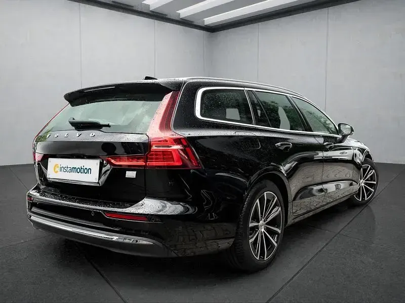 Gebraucht Volvo V60 349 PS (256 kW) 2023 Schwarz Kombi