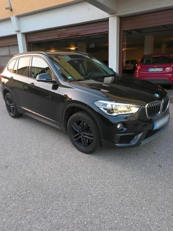 Schwarz Gebraucht 2018 BMW X1 Advantage SUV | 21.200 € (Fairer Preis) - Bild 1/4
