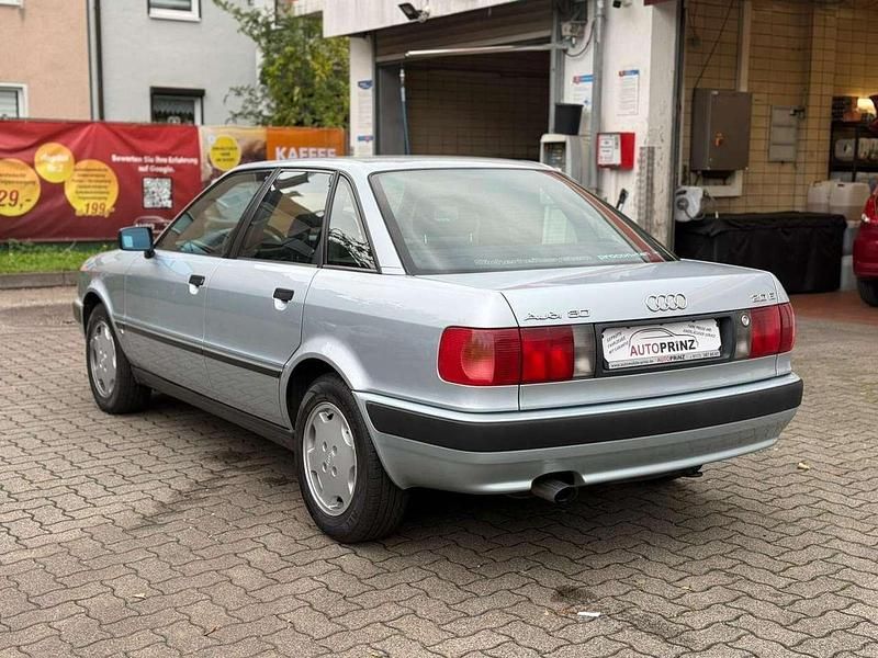 Gebraucht Audi 80 116 PS (85 kW) 1992 Hellblau Limousine