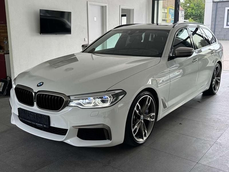 Alpinweiss iii Gebraucht 2018 BMW 550 Kombi | 21.950 € (Guter Preis) - Bild 1/4