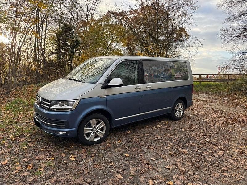 Silber Gebraucht 2018 VW Multivan Highline Van | 32.800 € (Fairer Preis) - Bild 1/4