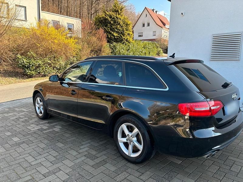 Gebraucht Audi A4 177 PS (130 kW) 2014 Schwarz Kombi