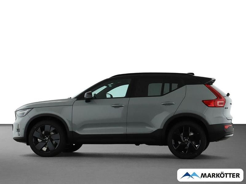 Neu Volvo XC40 Plus 163 PS (119 kW) 2025 Grau SUV