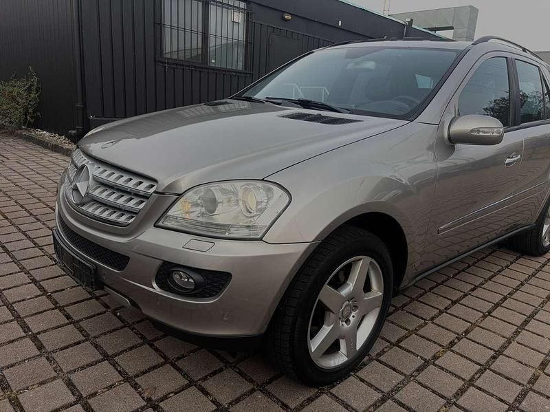 Gebraucht Mercedes ML280 190 PS (139 kW) 2006 Cubanitsilber  metallic SUV