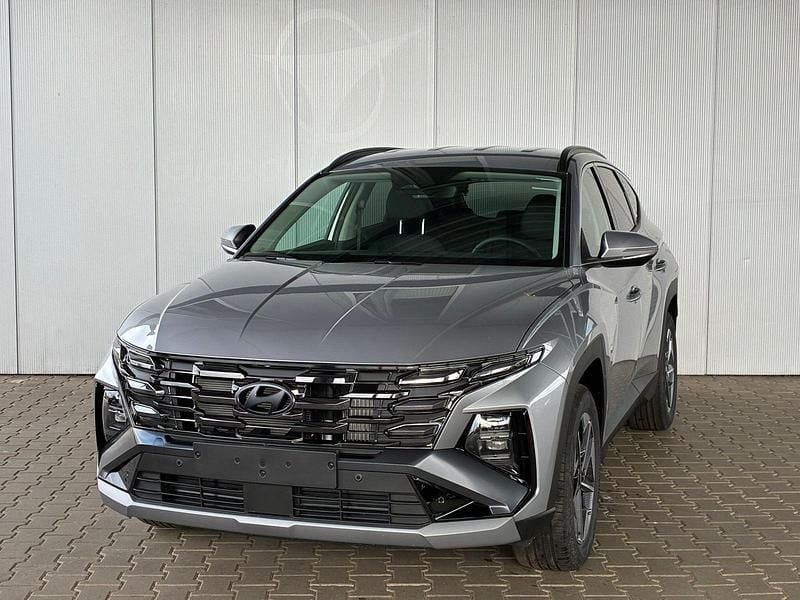 Shimmering silver metallic Neu 2025 Hyundai Tucson Comfort SUV | 32.450 € (Guter Preis) - Bild 1/4