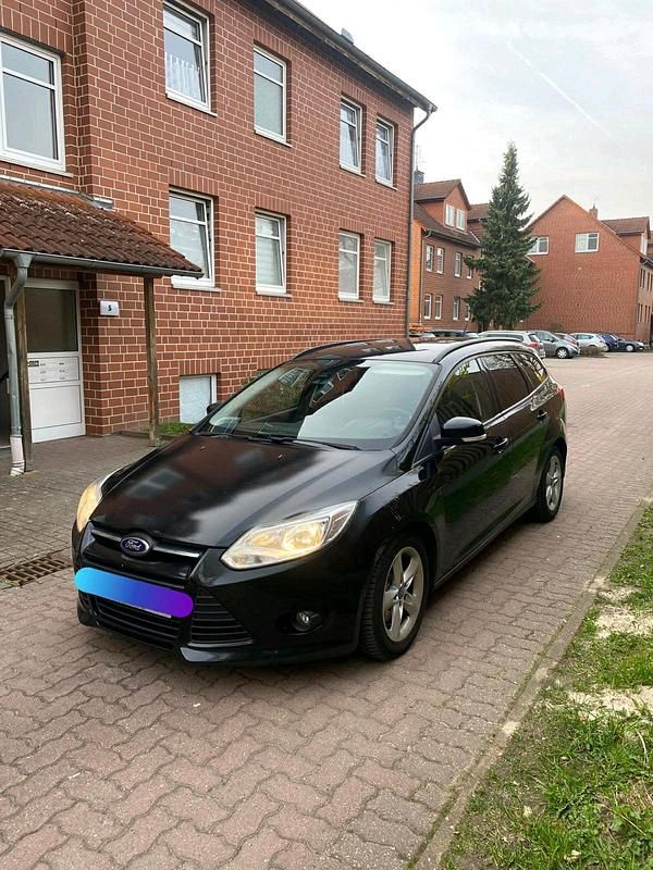 Gebraucht Ford Focus Titanium 116 PS (85 kW) 2012 Schwarz Kombi