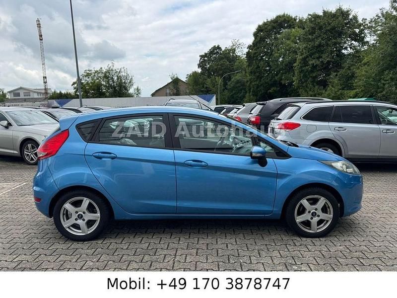 Gebraucht Ford Fiesta Trend 82 PS (60 kW) 2010 Blau Kleinwagen