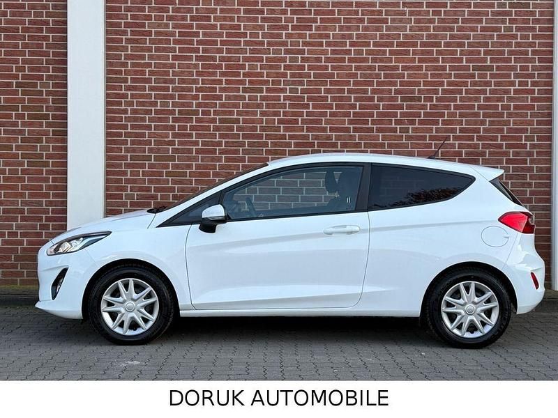 Gebraucht Ford Fiesta 71 PS (52 kW) 2018 Weiß Kleinwagen