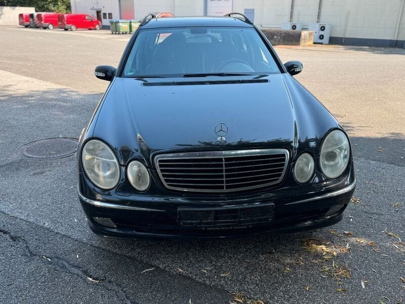 Schwarz Gebraucht 2004 Mercedes E270 Kombi | 1.599 € (Guter Preis) - Bild 1/4