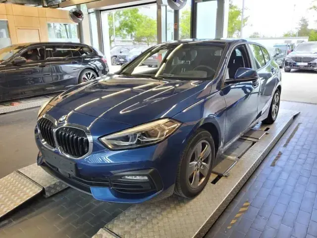 Gebraucht BMW 118 Advantage 136 PS (100 kW) 2023 Limousine