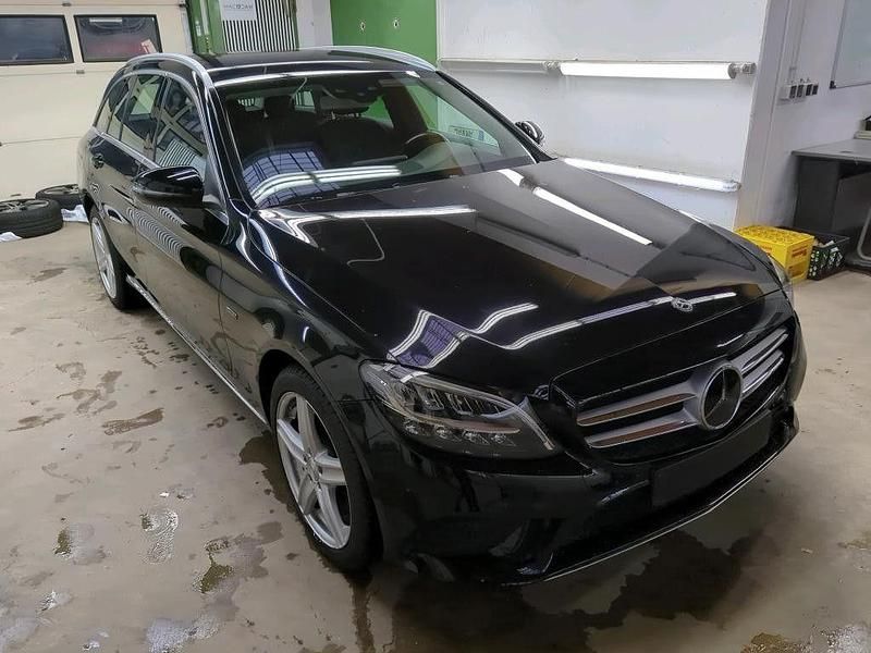 Gebraucht Mercedes C300e 306 PS (225 kW) 2020 Schwarz Kombi