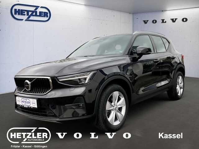 Onyx black / metallic Gebraucht 2024 Volvo XC40 Core SUV | 39.850 € (Teuer) - Bild 1/4