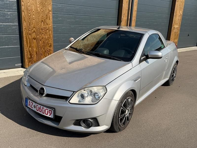 Gebraucht Opel Tigra 90 PS (66 kW) 2005 Silber Cabrio