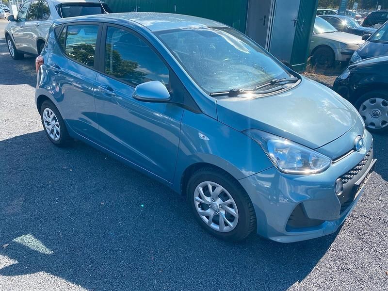 Gebraucht Hyundai i10 88 PS (64 kW) 2017 Blau Kleinwagen