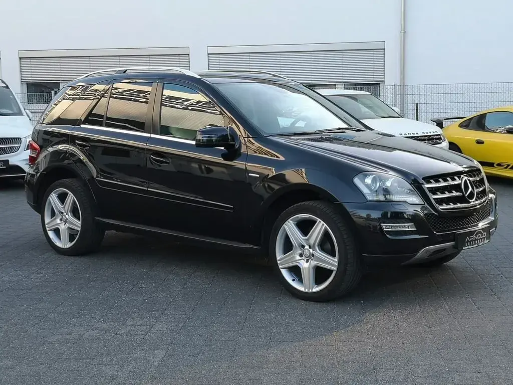 Gebraucht Mercedes ML350 231 PS (169 kW) 2011 Schwarz SUV