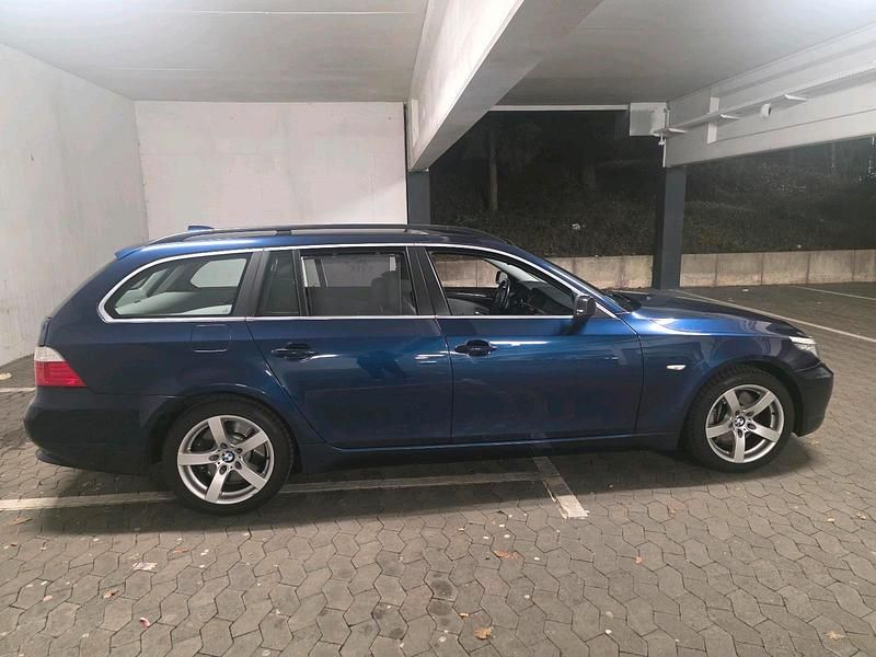 Gebraucht BMW 535 286 PS (210 kW) 2009 Blau Kombi