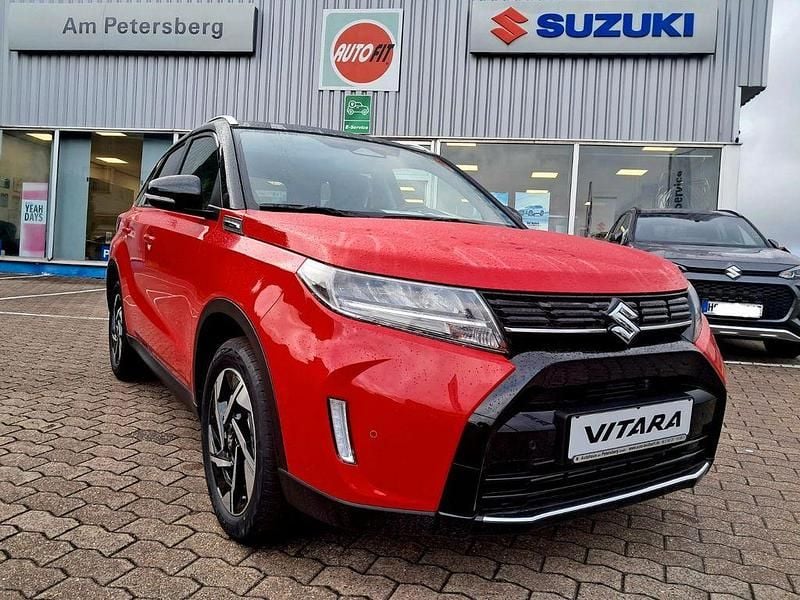 Rot Neu 2025 Suzuki Vitara Comfort+ SUV | 29.500 € (Etwas zu teuer) - Bild 1/1