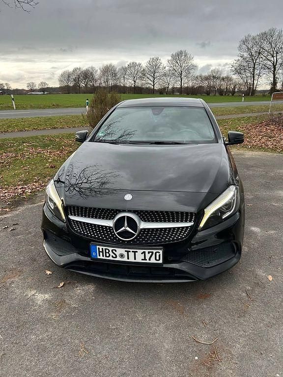 Schwarz Gebraucht 2015 Mercedes A220 AMG Limousine | 18.300 € (Guter Preis) - Bild 1/4
