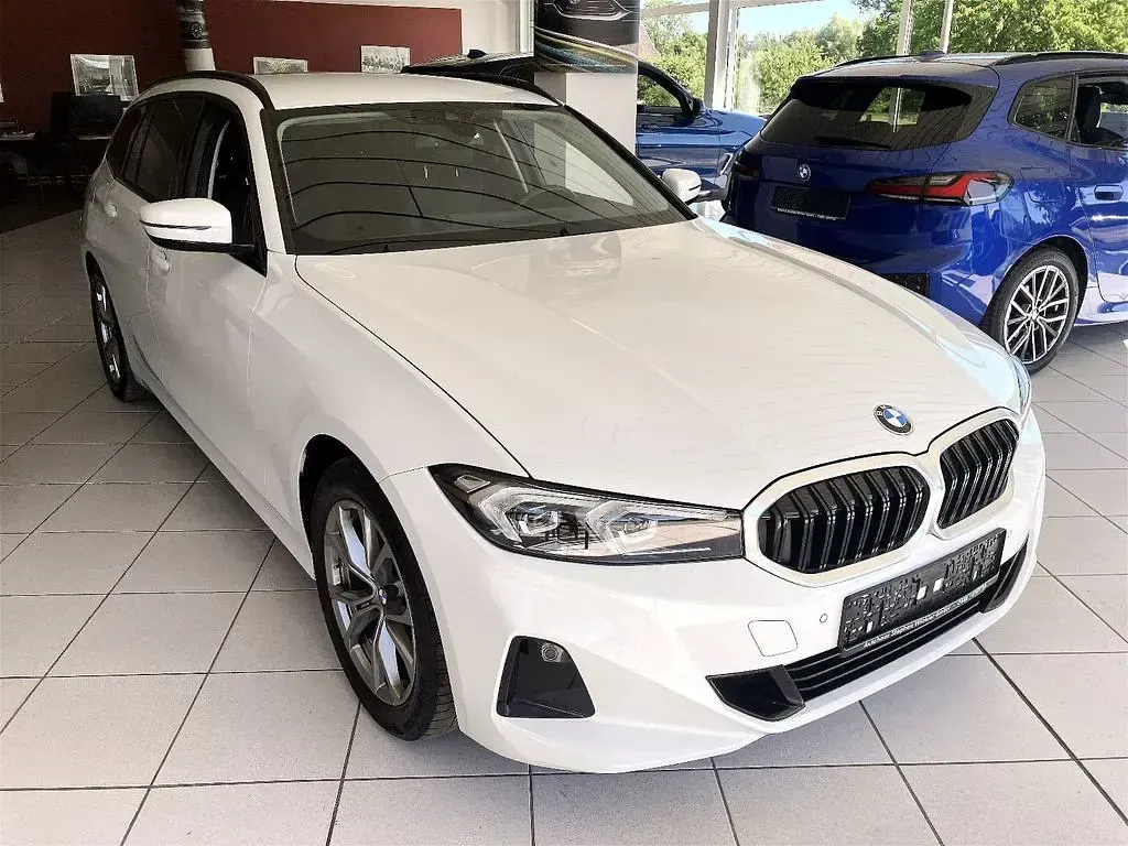 Gebraucht BMW 320 Shadowline 184 PS (135 kW) 2023 Weiß Limousine