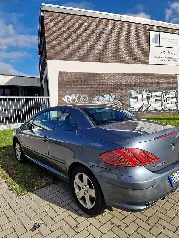 Grau Gebraucht 2005 Peugeot 307 CC Cabrio | 2.300 € (Fairer Preis) - Bild 1/4