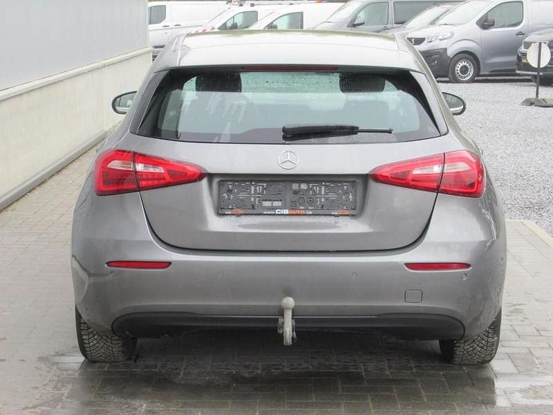 Gebraucht Mercedes A180 116 PS (85 kW) 2018 Grau Limousine