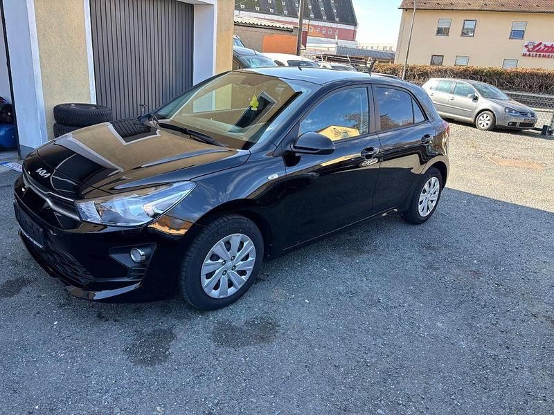 Gebraucht Kia Rio Edition 7 84 PS (61 kW) 2021 Schwarz Limousine
