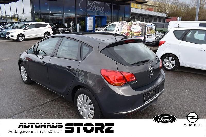 Gebraucht Opel Astra Selection 116 PS (85 kW) 2015 Grau Limousine